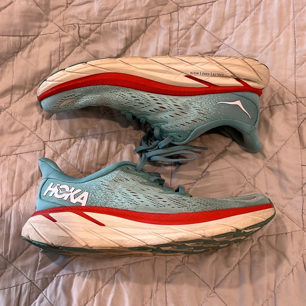 Hokas
